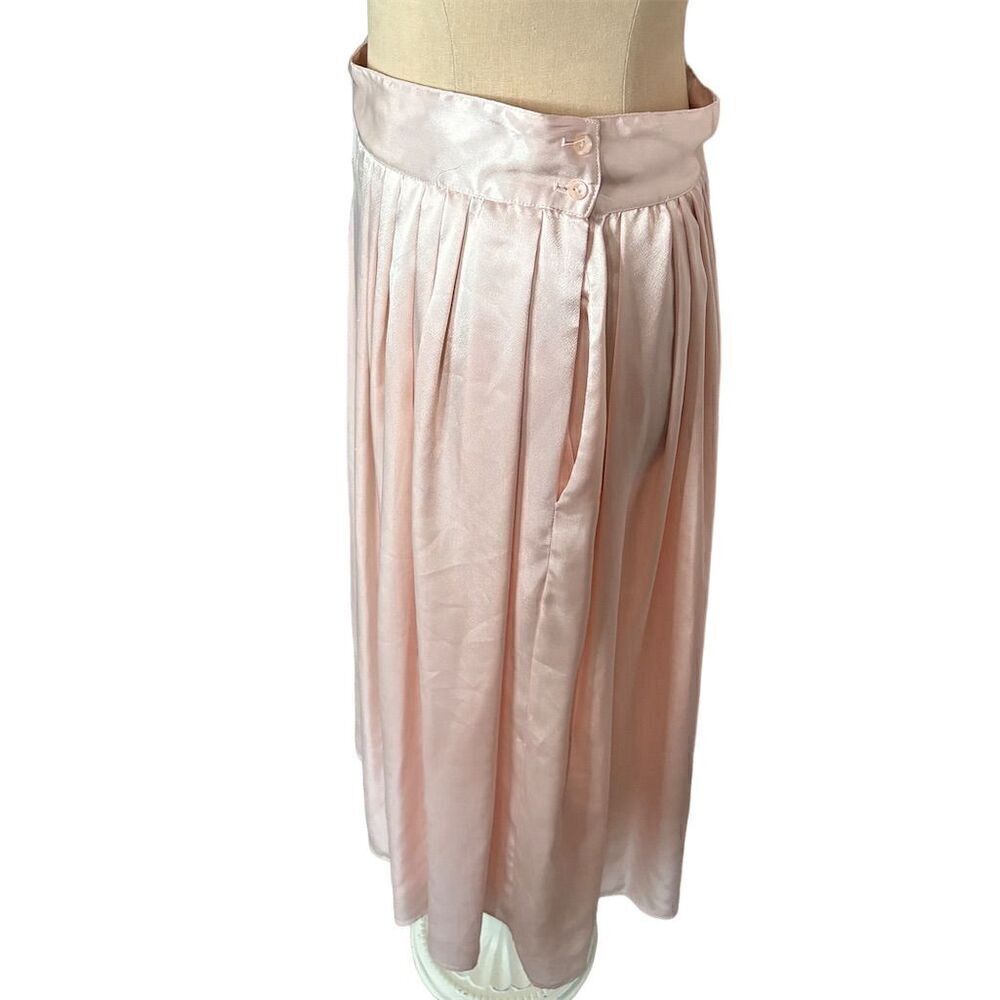 Women's Pink Satin vintage skirt - Picture 4 of 10